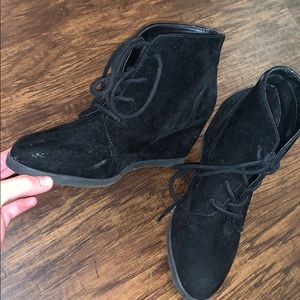 heeled laced combat boots